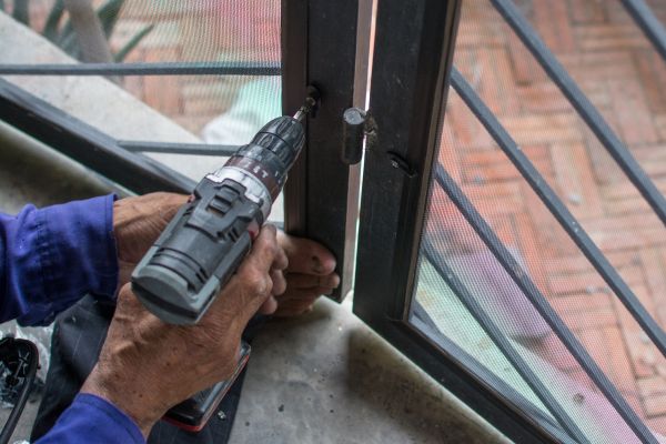 Cost of Steel Window Repair in Puyallup