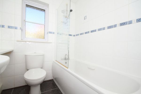 Cost of Shower Window Replacement in Puyallup